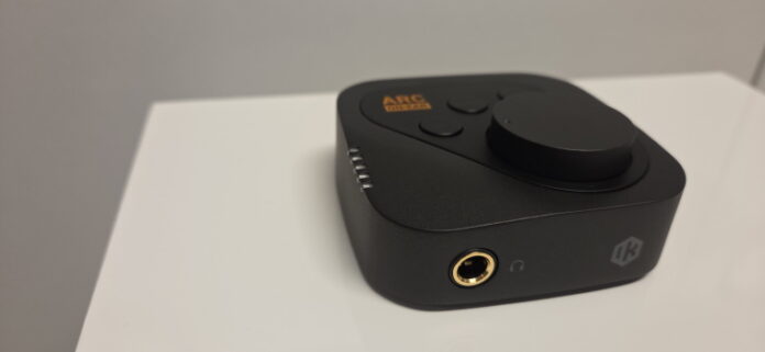IK Multimedia ARC On‑Ear